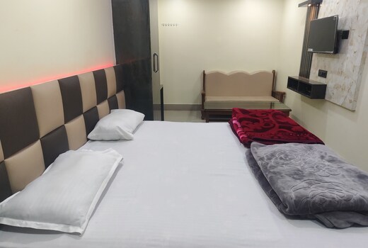 Hotel Thakur Mahal