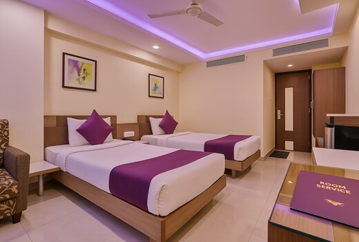 Hotel Amrit Residency