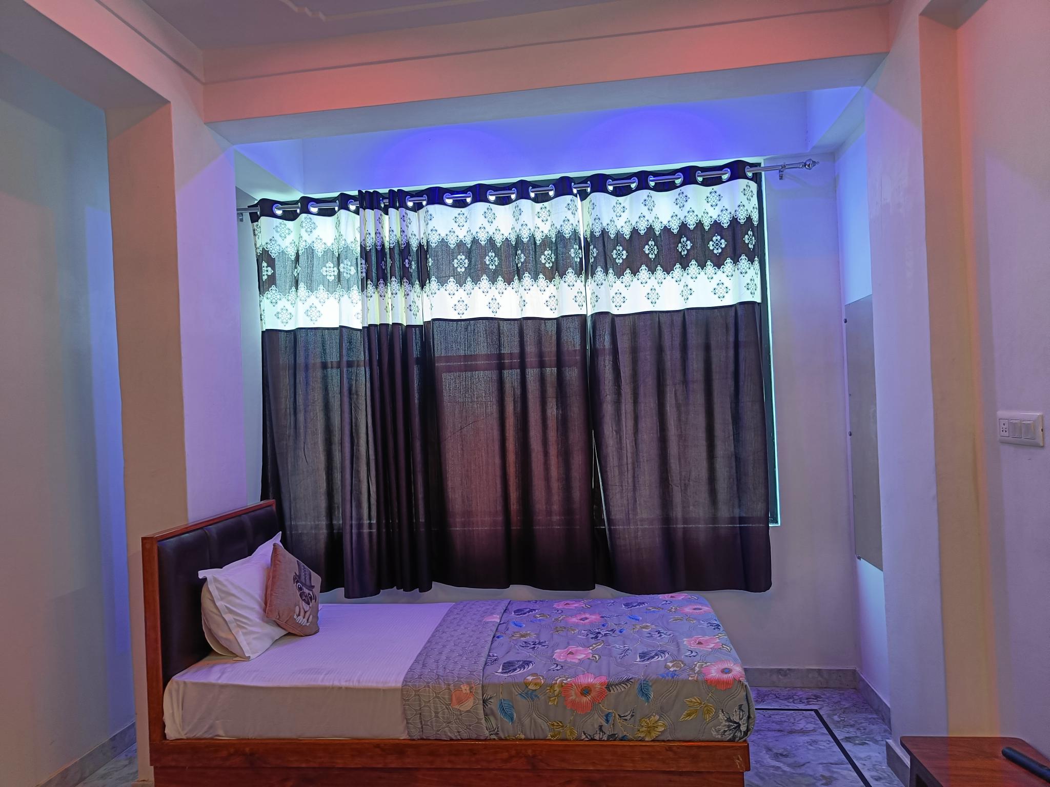 Hotel Gopi Palace