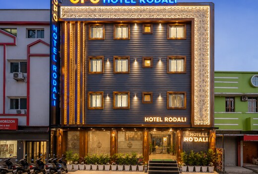 OPO Essential Rodali Karol Bagh