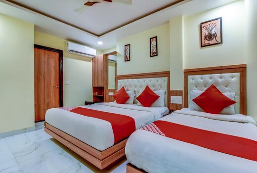 Sarthak Palace Hotel