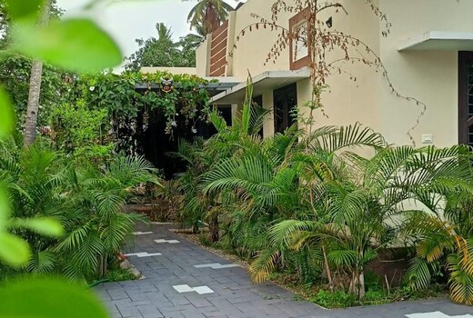 Leaf Garden Retreat