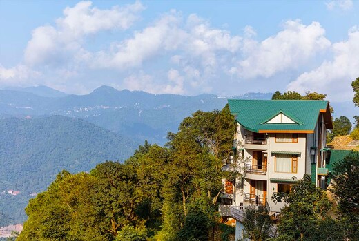 V are Family Juniper |6BHK Luxury villa with Bonfire & BBQ