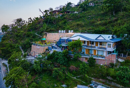 La Vue Nainital