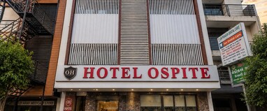 OSPITE HOTEL 2Min Walkin Distance from surat railway station