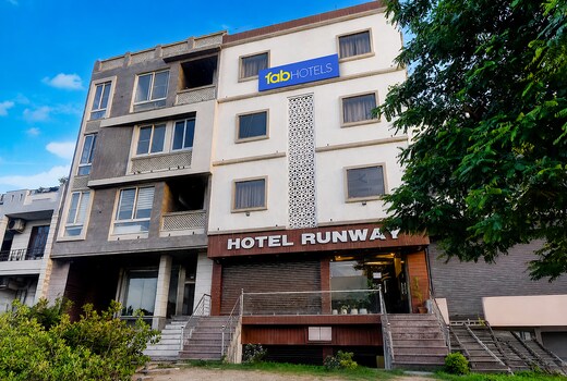 FabHotel Runway, Near Jawahar Circle - Patrika Gate