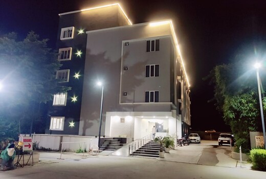 HOTEL RIVERSIDE GREENS