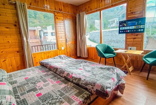 Forest Heaven A 1BR homestay by Homeyhuts