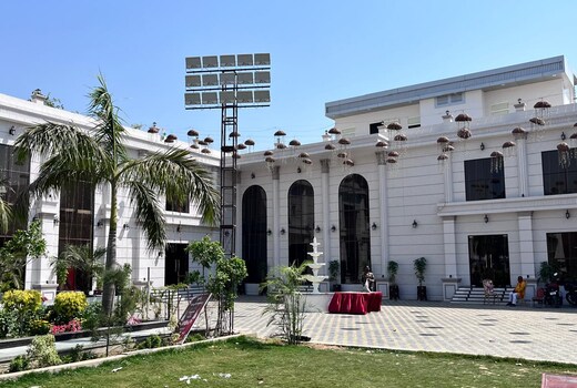 Hotel Divine Banaras(Resort)