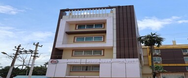 Hotel Grand Zuri (5 minutes from Airport)