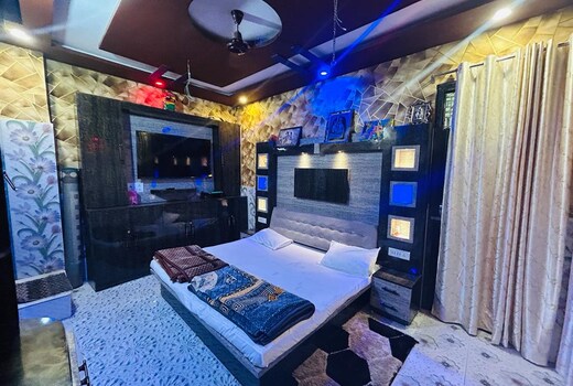 RAJ NANDANI HOME STAY