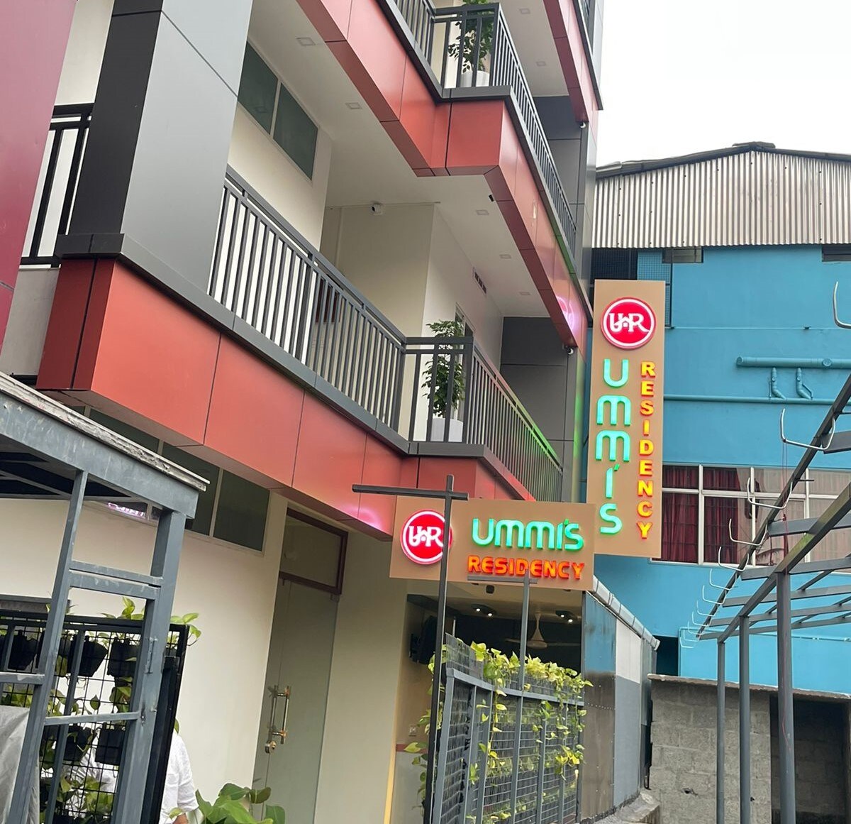 Ummis Residency