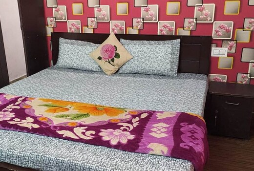 STAYMAKER Decent Hotel