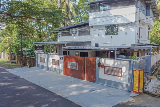 White House | Entire 6 BHK Villa