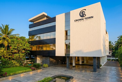 Crown Town Hotel Near Kalamassery Medical College