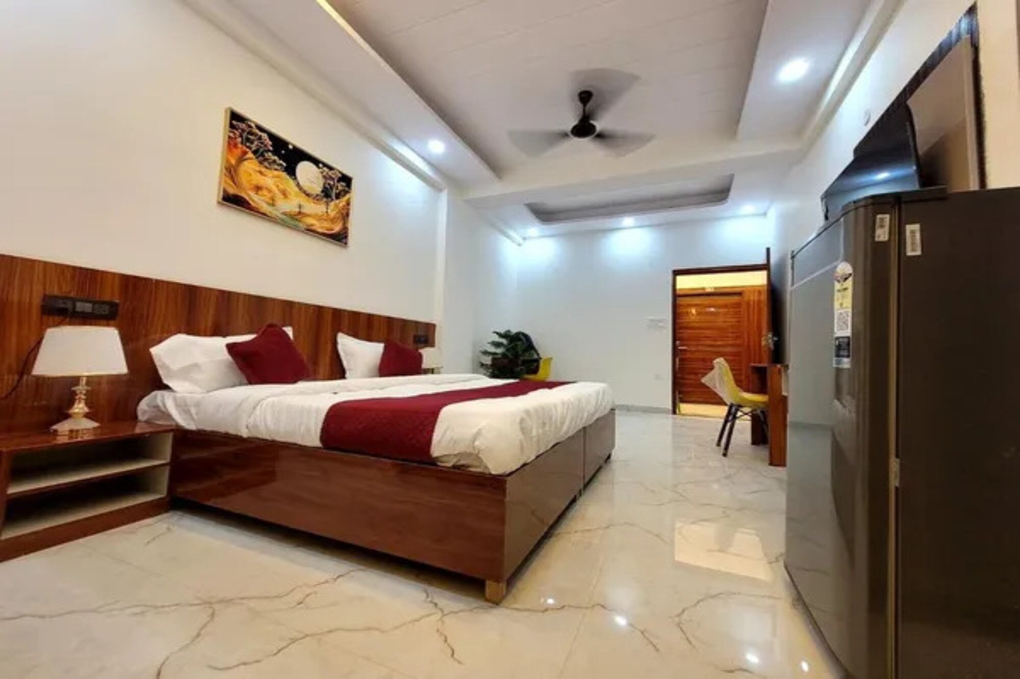 FabHotel 24x Living