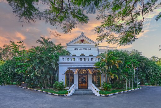 Royal Orchid Metropole