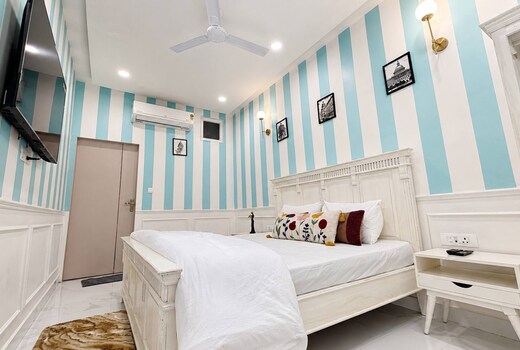 Aakash Luxurious Boutique Suite near Sodala