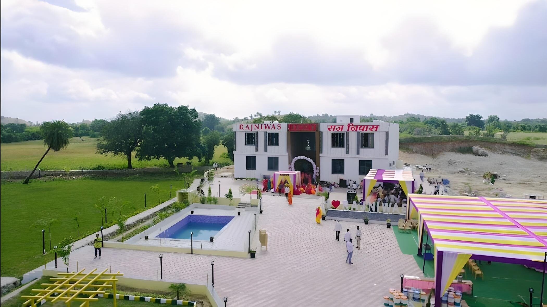 Raj Niwas Resort