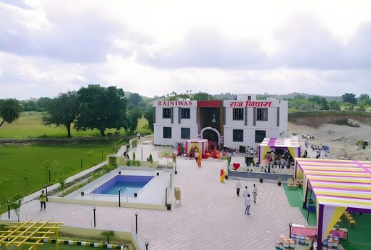 Raj Niwas Resort