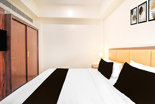 Super Townhouse OAK Hotel Naman Studio