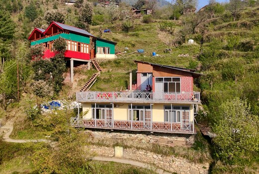 Jibhi wooden homestay