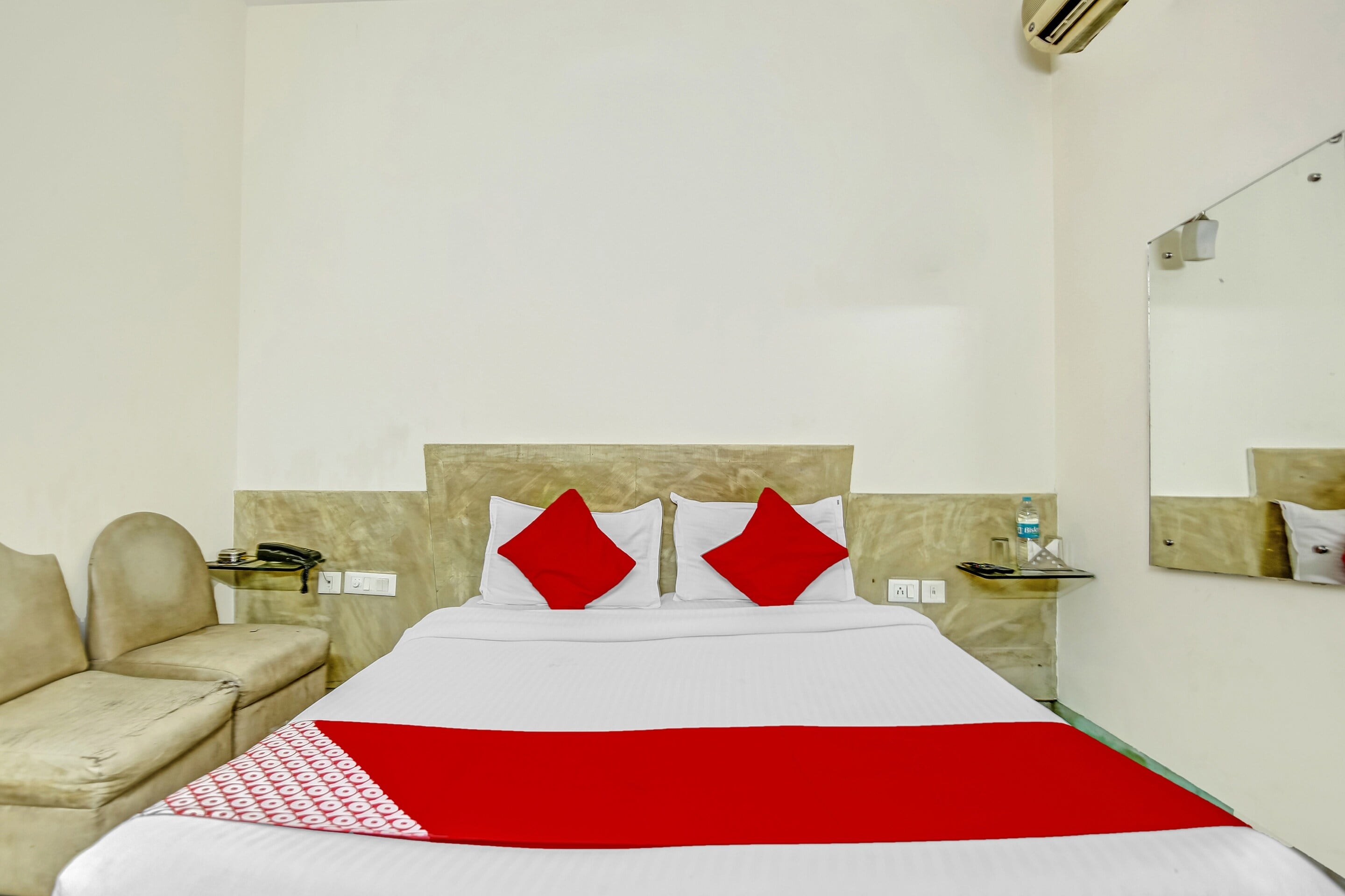 Hotel O Crown Continental