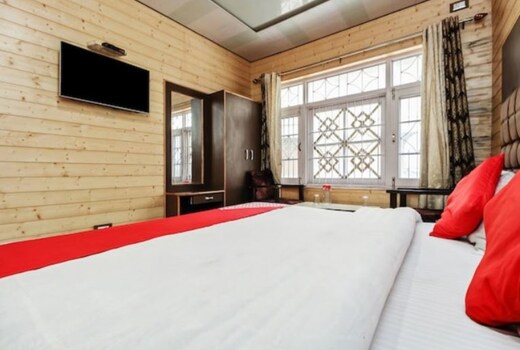 Hotel Chinar Comforts