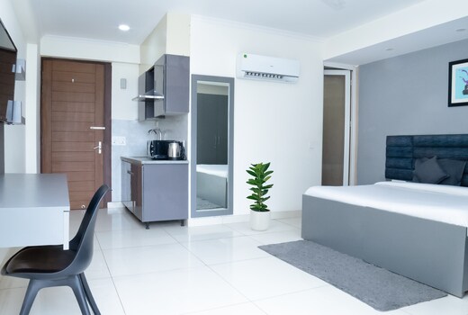 Housr Sector 27 Golf Course Road