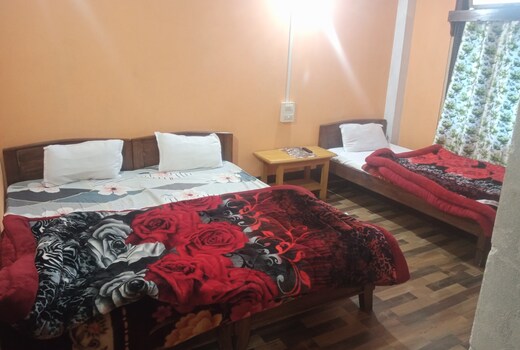 HOTEL ELLORA
