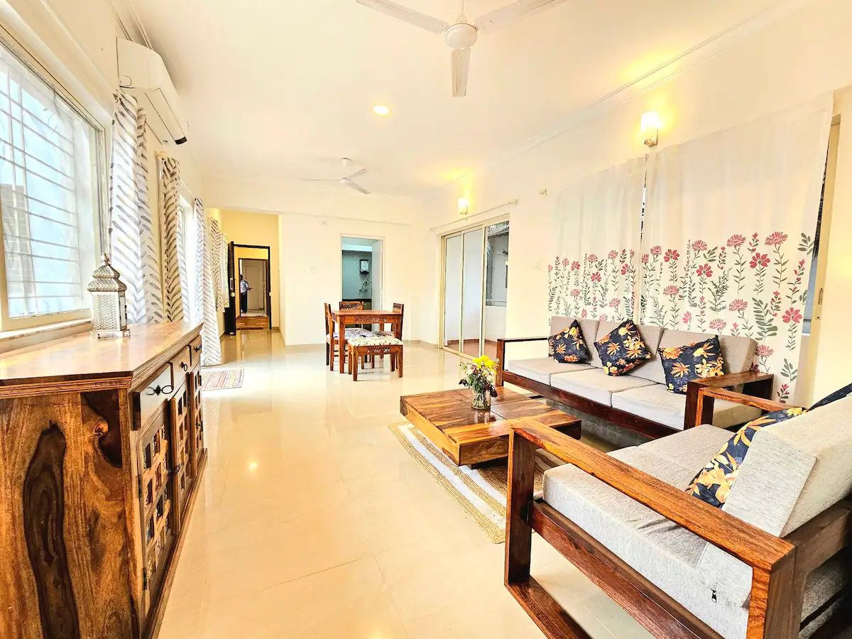 2BR cozy apartment with Pool, Near Neo Majestic