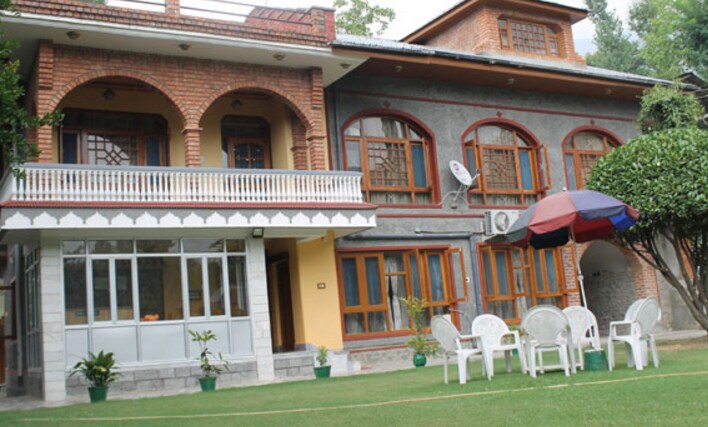 Muzaffar Royal Hotel