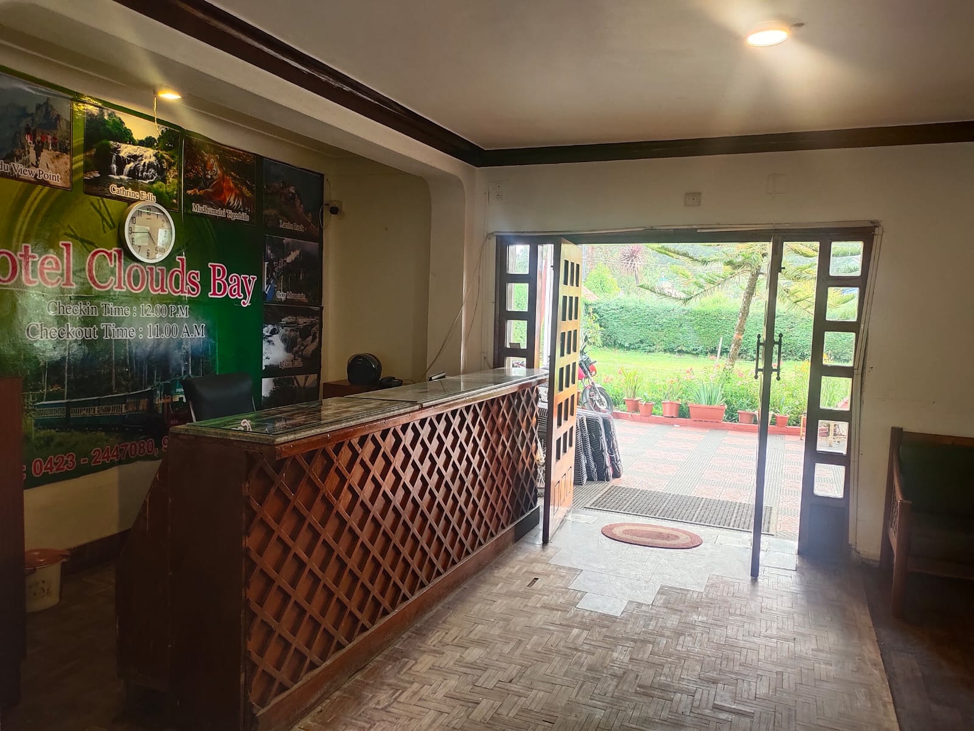 HOTEL CLOUDS BAY