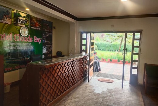 HOTEL CLOUDS BAY