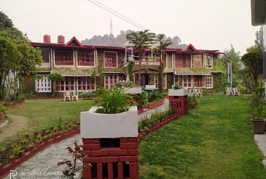 Sarthak inn Near KAINCHI DHAM 20 MINS