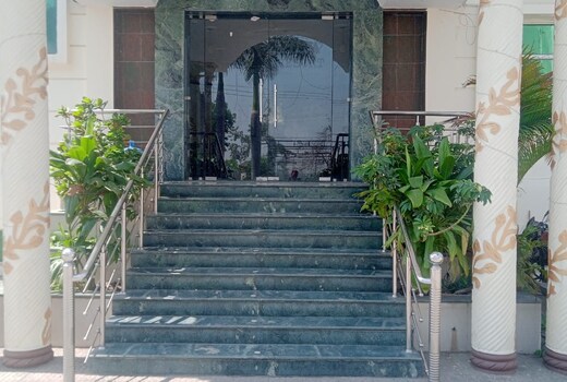 Hotel green view and party lawn