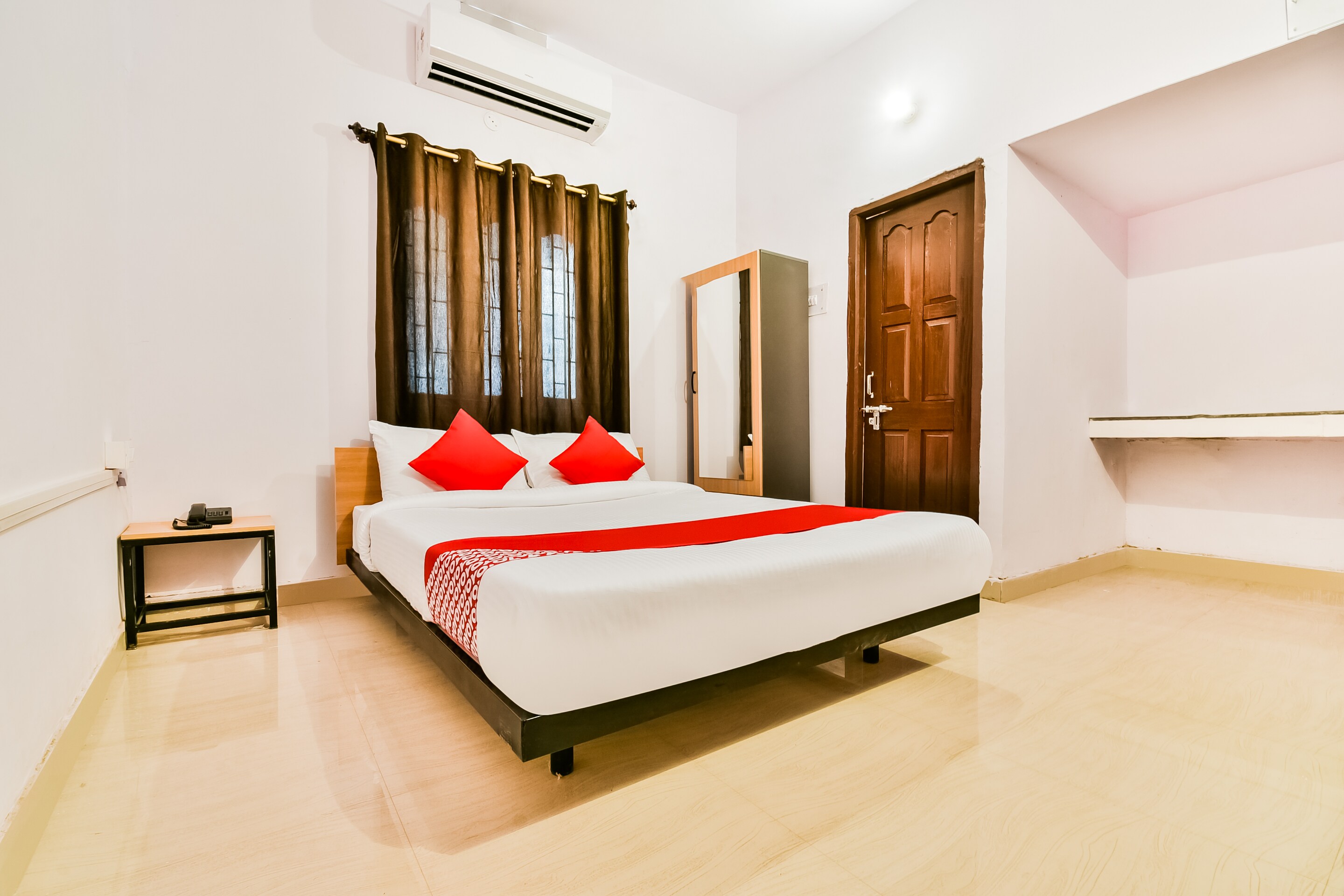 Falship OYO Hotel Capital Pearl