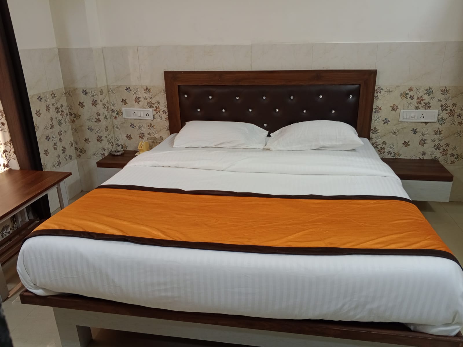 Hotel Sahara Lodging & Boarding