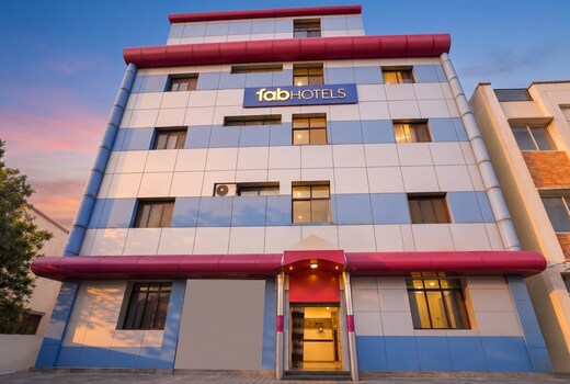 FabHotel Le Royal Inn - Nr Madras Medical Mission Hospital