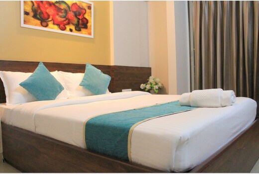 Bird Of Paradise - Hospitality