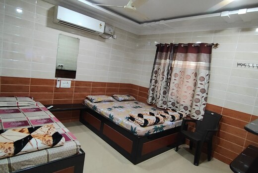 MANJU THRIDHAMA LODGE