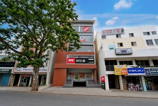 Hotel O AMR Planet Mall Hyderabad Formerly R Square