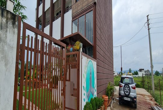 Siddhi Yoga Retreat | Rooms & Cafe