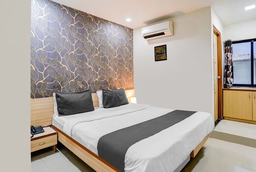 Hotel O Veejay