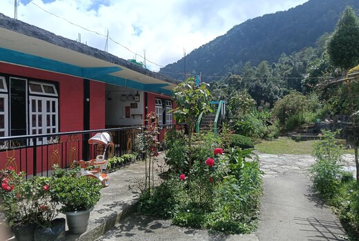GOLDEN HOMESTAY