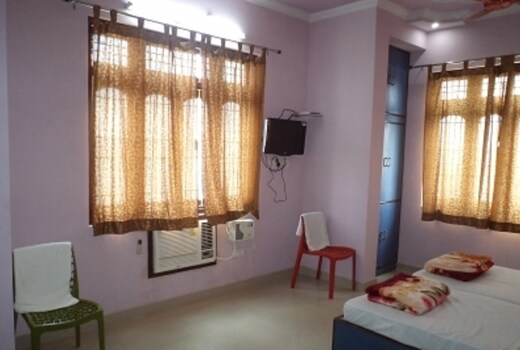 K. Shree Guest House