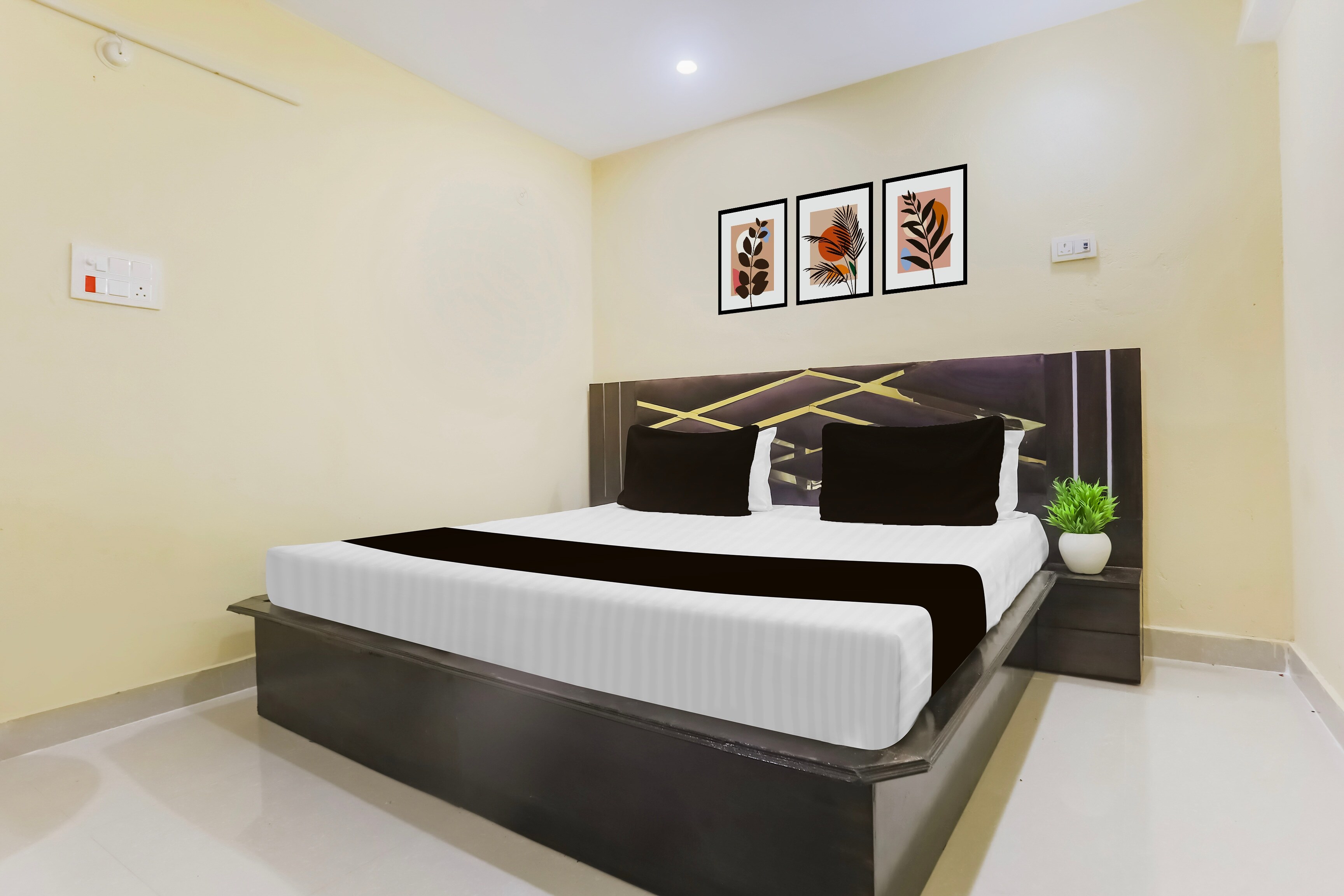 Hotel O Galaxy Inn