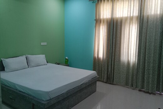 Hotel Hawk Eye