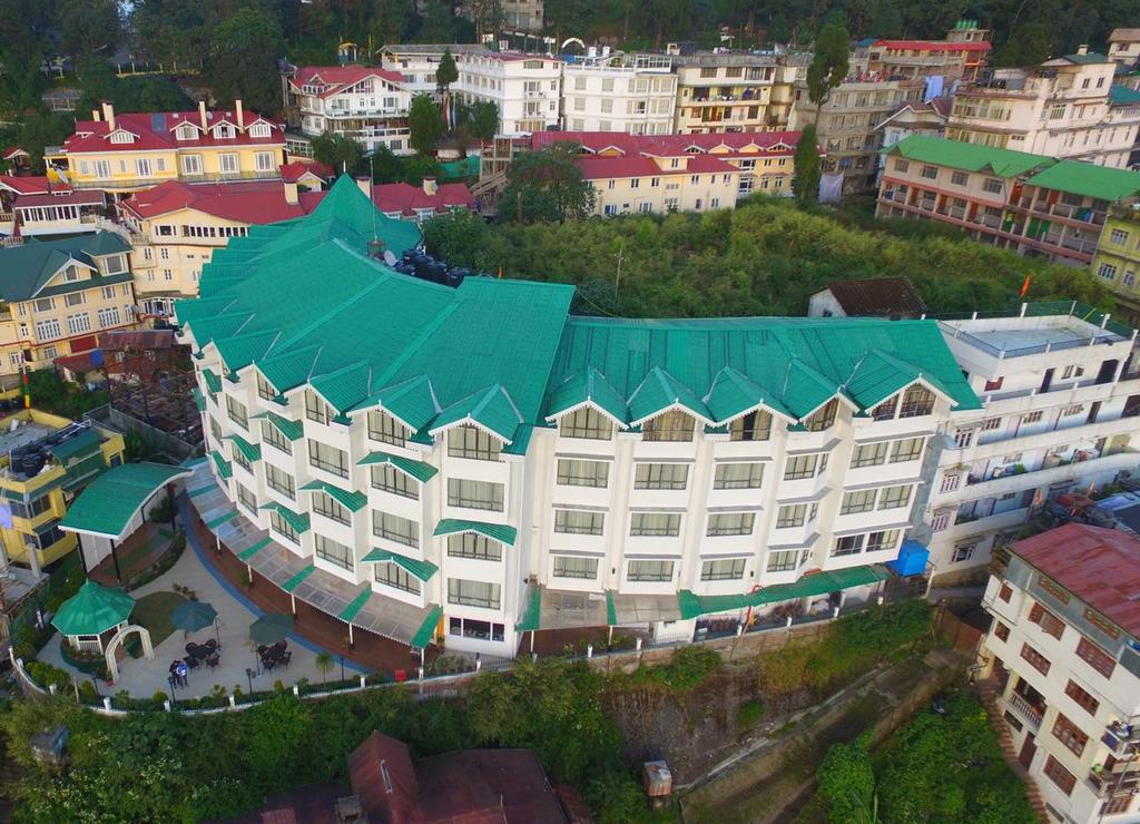 CRESCENT RESORT