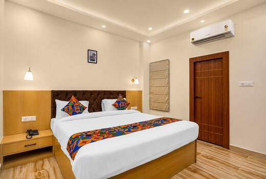 FabHotel Vatsa Residency
